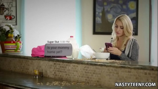 [Xandra, StepMom Alexis, American] StepMom Fawx Video